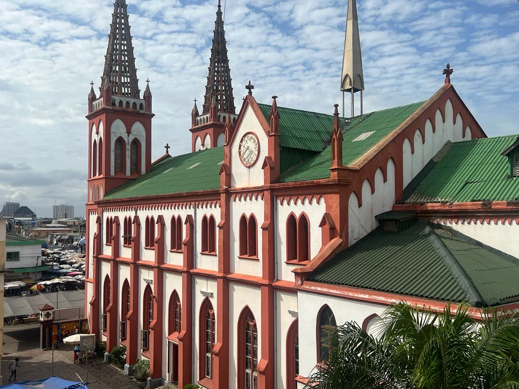 cathedrale-sacree-coeur-de-lome