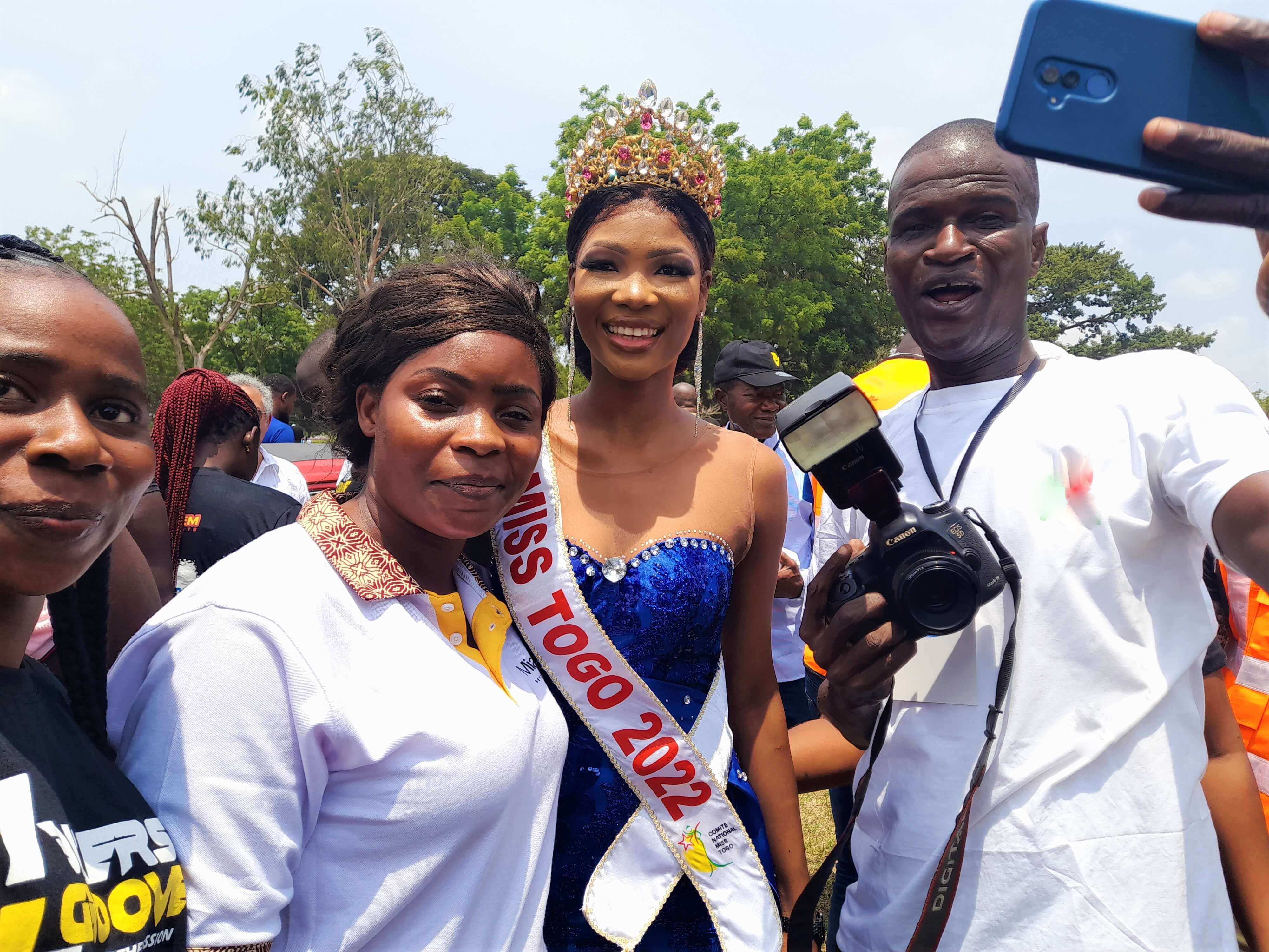 Membre Miabétour avec la Miss Togo 2022